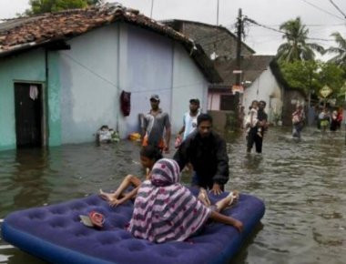 Τουλάχιστον 122 νεκροί από πλημμύρες και κατολισθήσεις στη Σρι Λάνκα